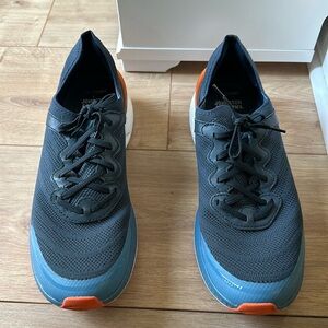 Johnston & Murphy TRUFoam athletic sneakers (blue & orange) men’s size 10